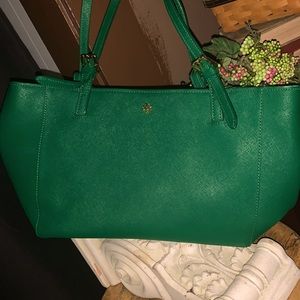 Tory Burch spring green purse never used